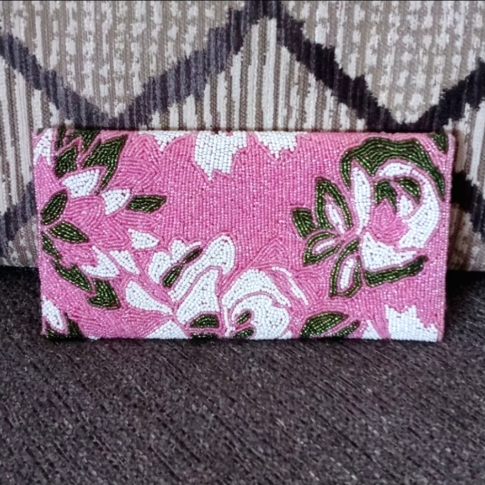 🐚RARE Lilly Pulitzer🐚 - Shell Shocked Glass Beaded Clutch - Picture 2 of 16